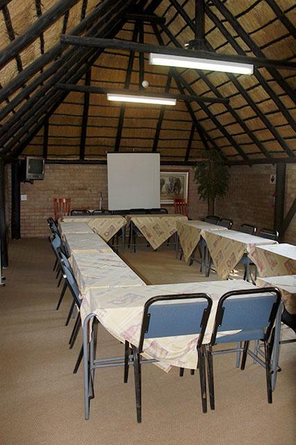 פולוקוואנה Jacaranda Lodge מראה חיצוני תמונה