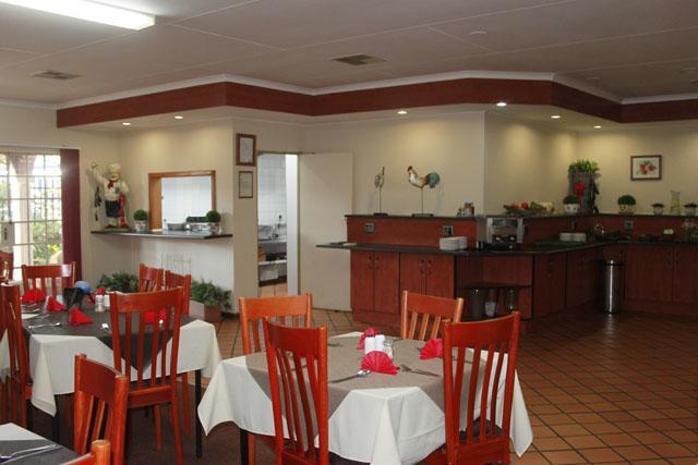 פולוקוואנה Jacaranda Lodge מראה חיצוני תמונה